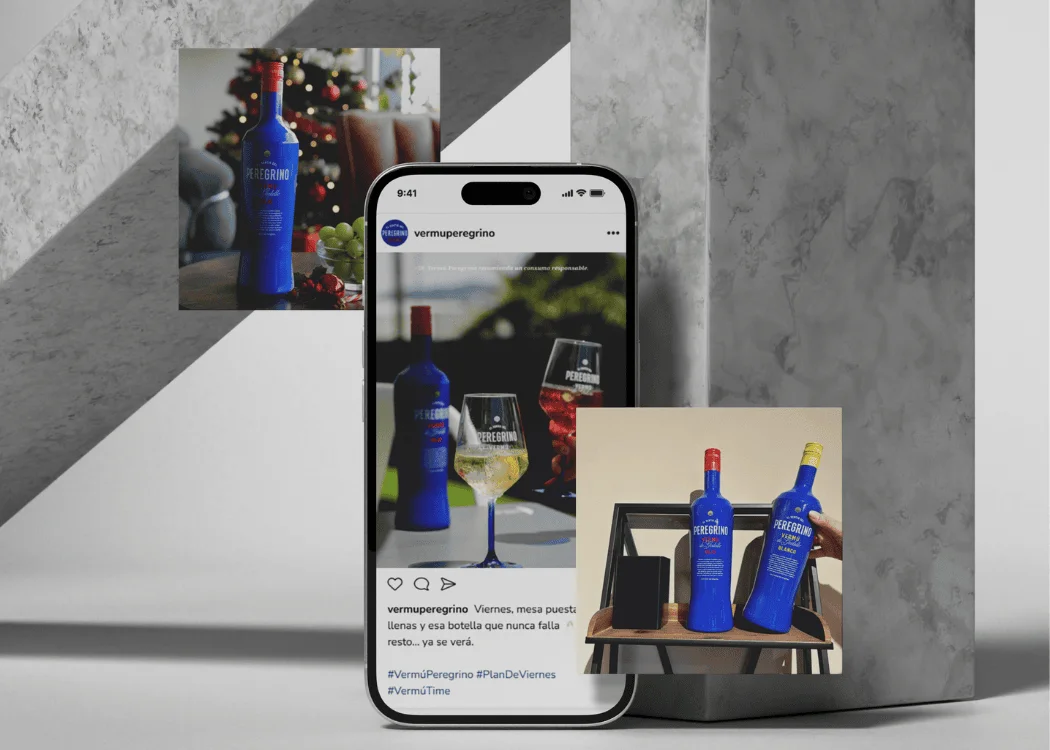 Móvil con una publicación de Vermú Peregrino junto a fotos de sus botellas
